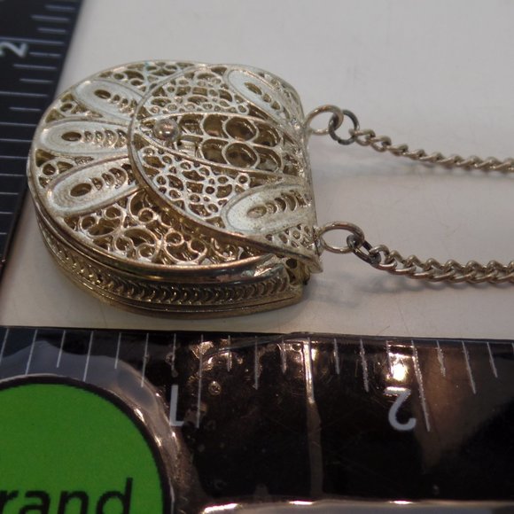 Unbranded Silvertone Purse Opens/Closes Very Ornate Design Adj to 18" Necklace - Picture 9 of 11